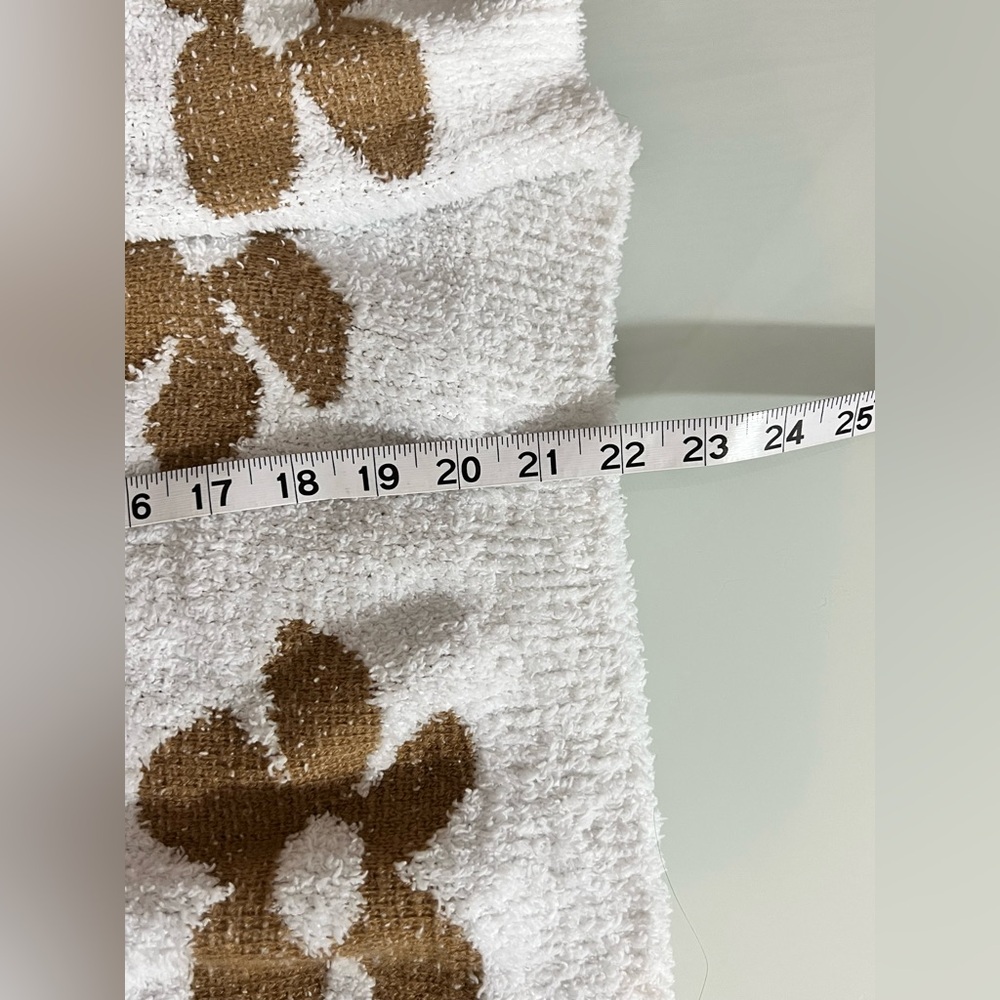 π€ Cozy Floral Knit Sweater π€ Net. 153 in Ivory with mocha brown flowers size S. - Picture 7 of 7